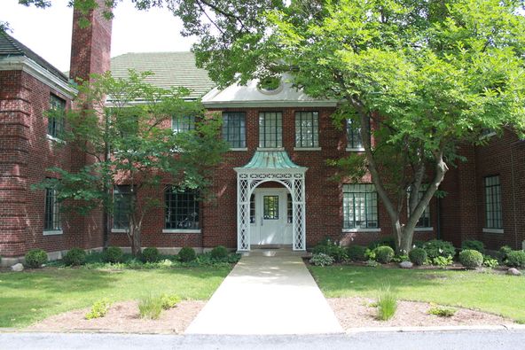 Woodridge Professional Building: 2619 W Heading Ave, West Peoria, IL 61604